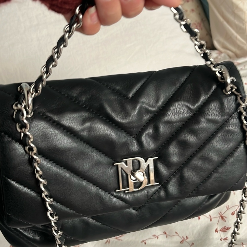🩷 BADLEY MISCHKA BLACK BAG SILVER CHAIN STRAP 7”H - 9”H - 5”D GREAT CHEVRON 🌺
